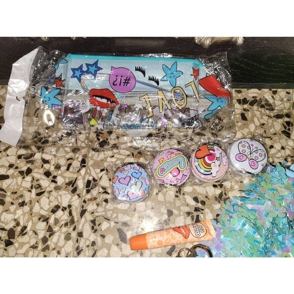 Make up bag +gloss+ tin containers - Picture 1 of 12